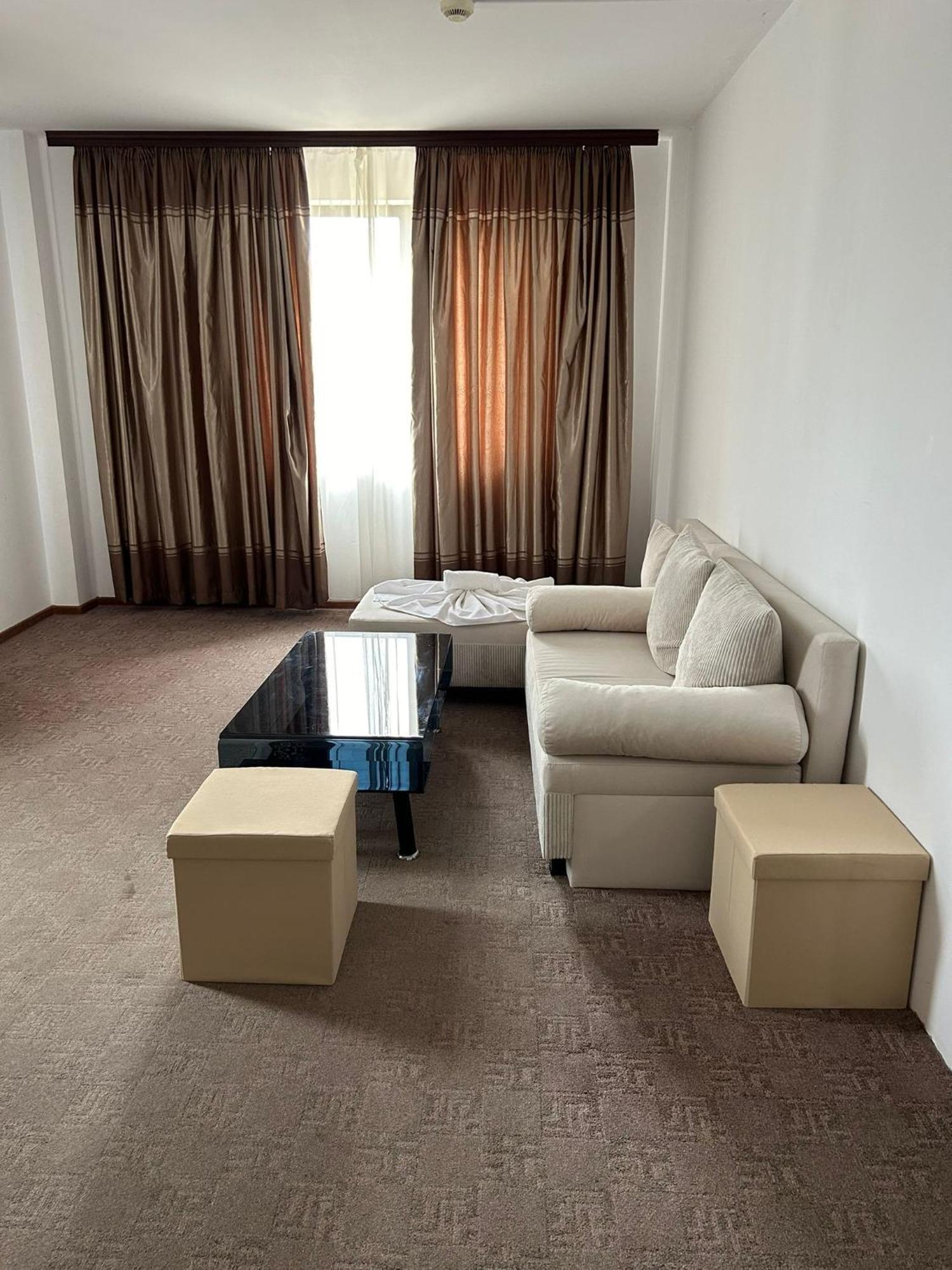 Orient Mamaia Nord Hotel Navodari Exterior photo